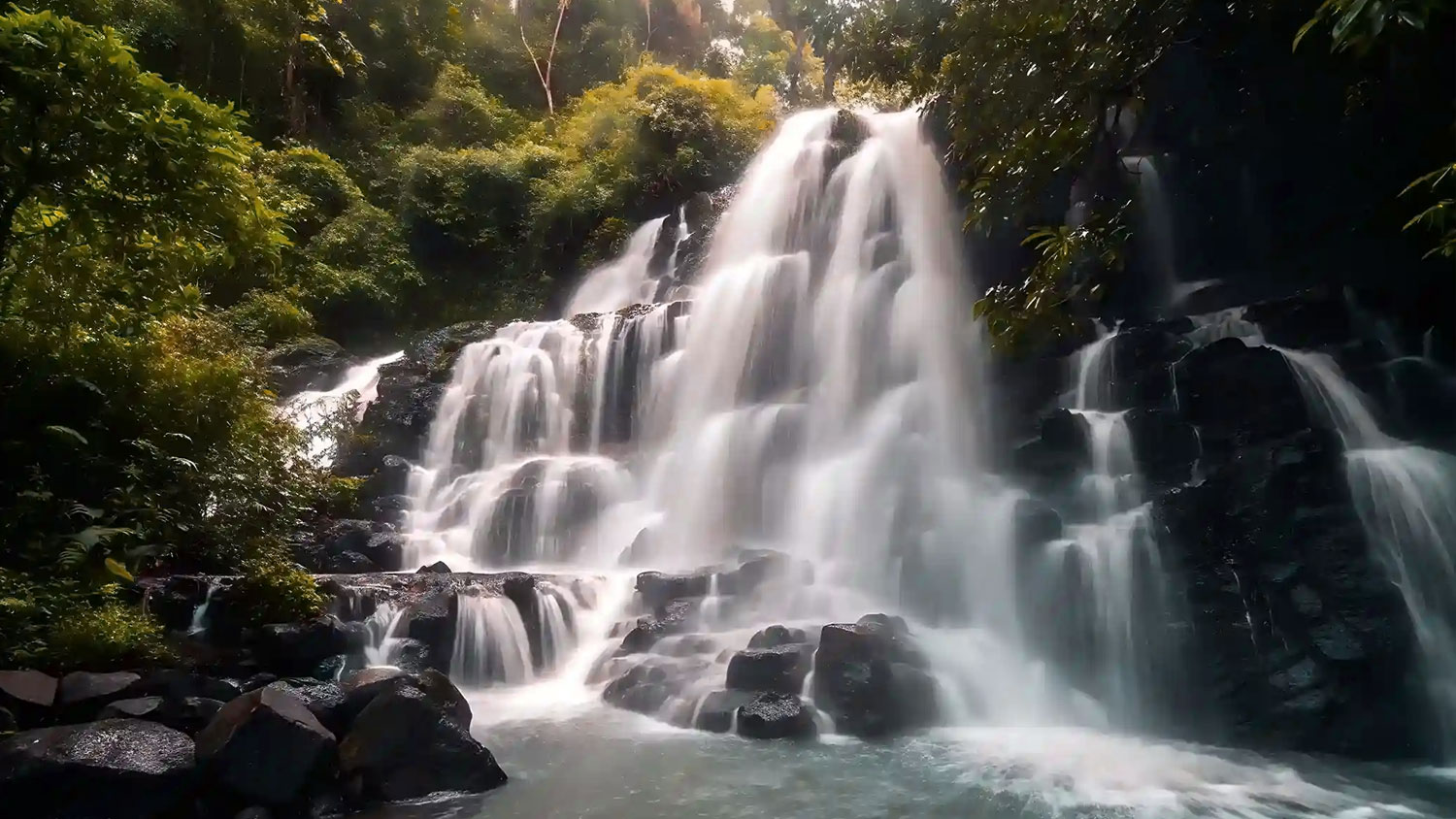 Kanto Lampo Waterfall Ubud Tour